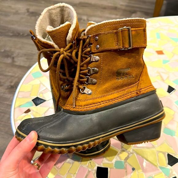 SOREL Winter Fancy Lace II Warm Waterproof Suede Top Size 7.5 Boots - Picture 4 of 8